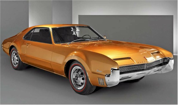 1966 Oldsmobile Toronado first US frontwheeldrive car since the 1937 